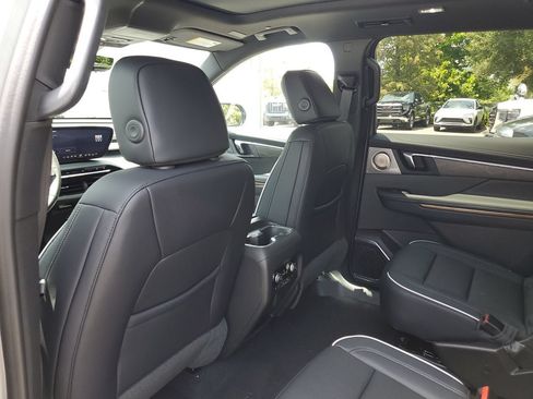 New 2026 Buick Enclave Avenir w/ Super Cruise Package FWD image 10