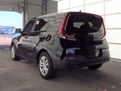 Used 2022 Kia Soul LX FWD image 4