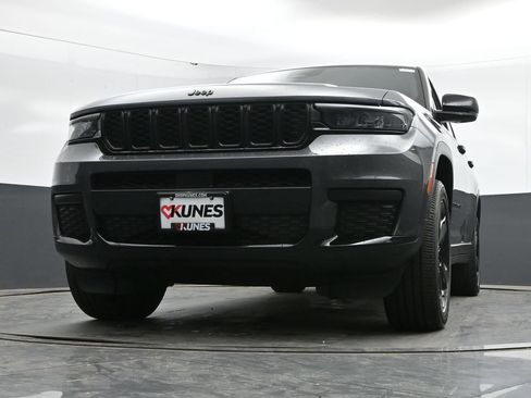 Used 2023 Jeep Grand Cherokee L Laredo AWD/4WD image 45