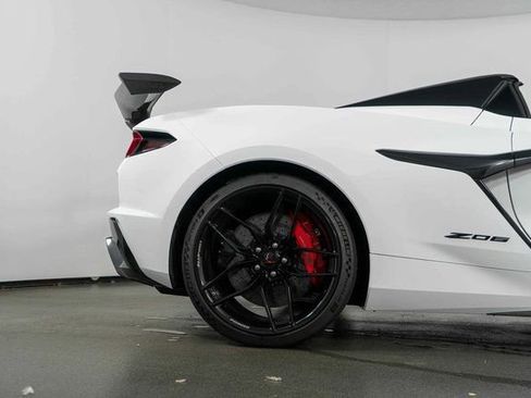 Used 2025 Chevrolet Corvette Z06 w/ Z07 Performance Package image 10