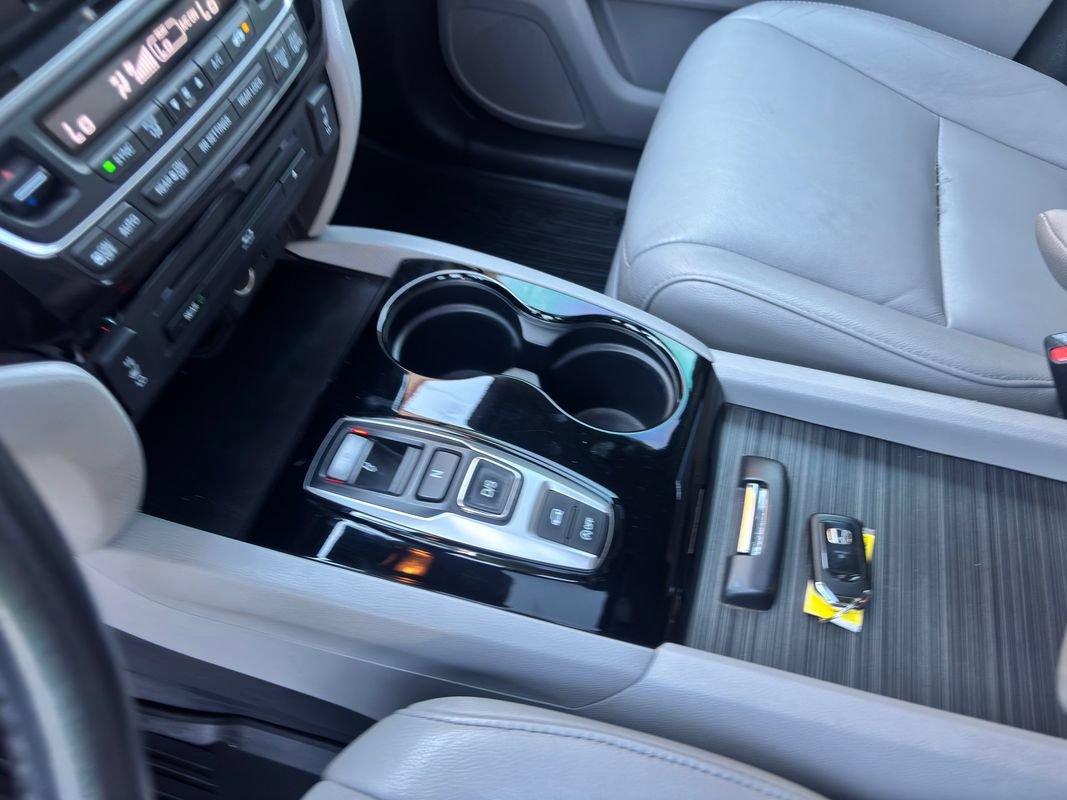 Used 2016 Honda Pilot Touring image 14