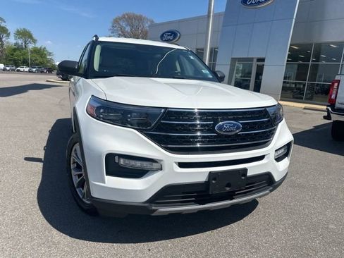 Used 2021 Ford Explorer XLT w/ Equipment Group 202A image 5