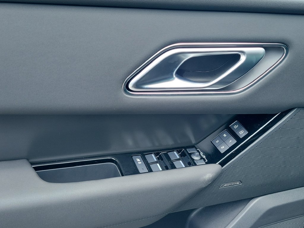 New 2026 Land Rover Range Rover Velar S AWD/4WD image 24