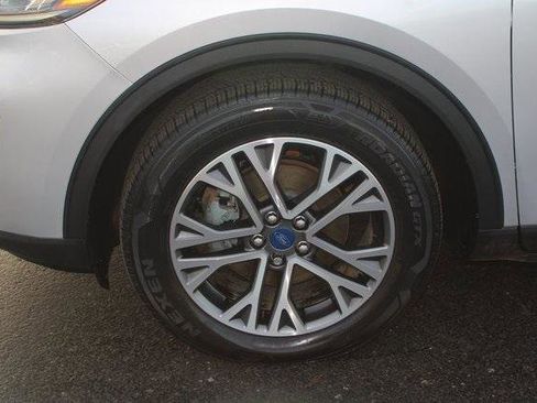 Used 2020 Ford Escape SEL image 2