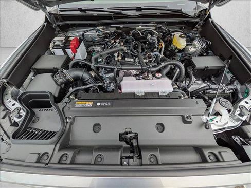 New 2026 Toyota 4Runner SR5 AWD/4WD image 16