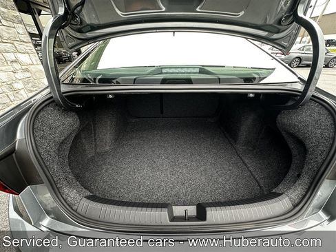 Used 2026 Volkswagen Jetta SE FWD image 16