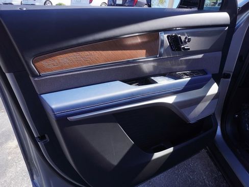 New 2026 Cadillac Vistiq Premium Luxury image 15