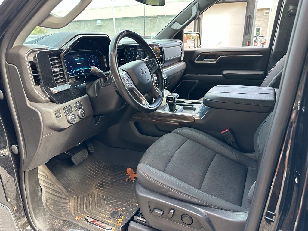 Used 2023 Chevrolet Silverado 1500 LT Trail Boss AWD/4WD image 10