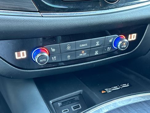 Used 2023 Buick Enclave Premium w/ Experience Buick Package FWD image 19