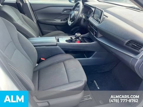 Used 2024 Nissan Rogue S FWD image 15