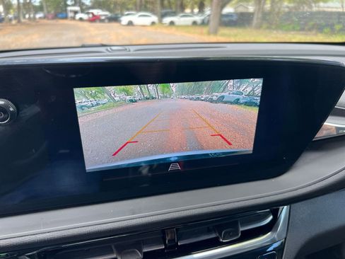 Used 2025 Buick Envista Sport Touring image 21