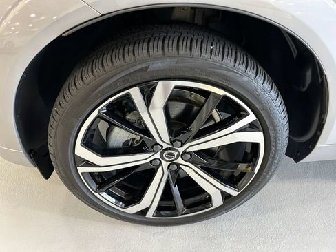 Certified 2025 Volvo XC60 T8 Ultra w/ Climate Package AWD/4WD image 8