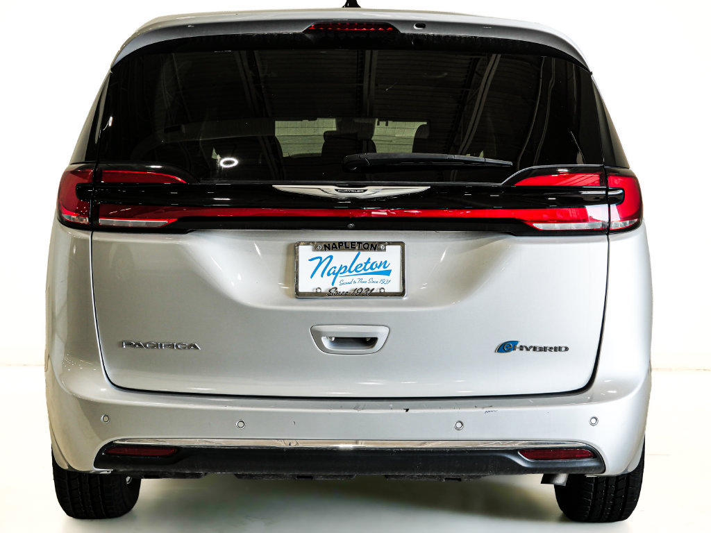 Used 2023 Chrysler Pacifica Touring-L FWD image 7
