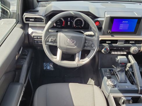 Used 2025 Toyota Tacoma TRD Off-Road AWD/4WD image 16