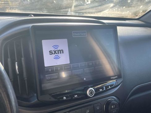 Used 2015 GMC Canyon SLE w/ All-Terrain Package image 28