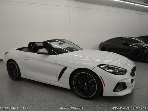 Used 2024 BMW Z4 M40i w/ Premium Package image 8