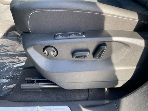 New 2026 Volkswagen Atlas Cross Sport SEL Premium R-Line image 30