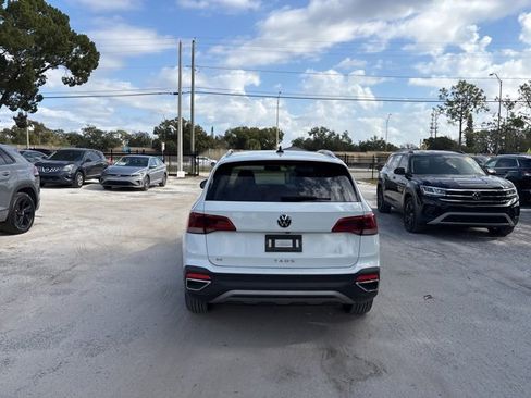 Used 2022 Volkswagen Taos SE image 16