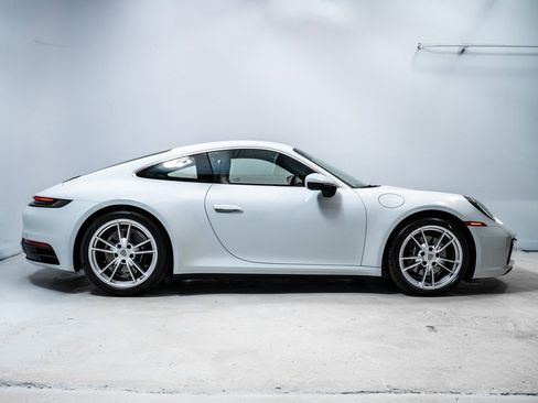 Used 2022 Porsche 911 Carrera image 8