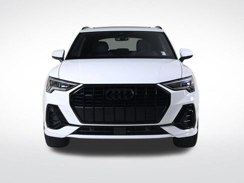 Used 2025 Audi Q3 2.0T Premium w/ Black Optic Sport Package image 8