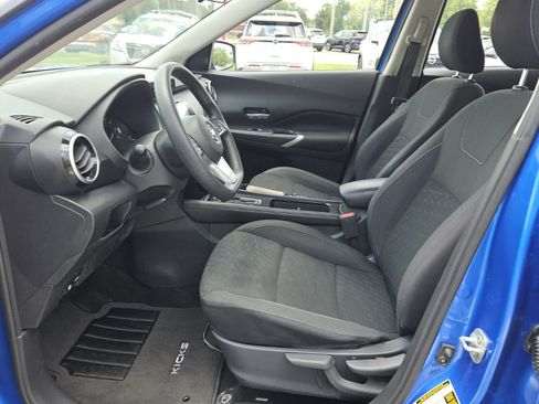 Used 2021 Nissan Kicks SV FWD image 3