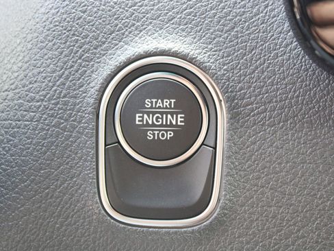 Used 2024 Mercedes-Benz Sprinter 2500 image 31