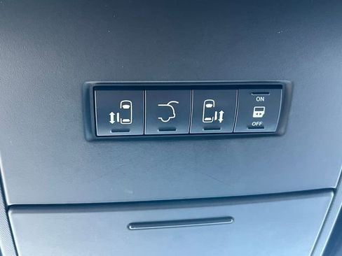 Used 2019 Dodge Grand Caravan GT image 28