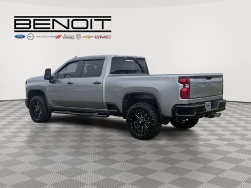 Used 2024 Chevrolet Silverado 2500 Custom AWD/4WD image 3