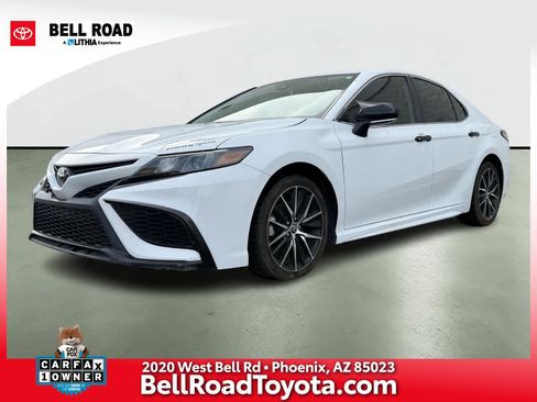 Used 2023 Toyota Camry SE image 1
