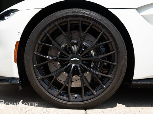 Used 2022 Aston Martin V8 Vantage Coupe RWD image 10