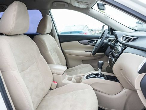 Used 2016 Nissan Rogue S FWD image 16