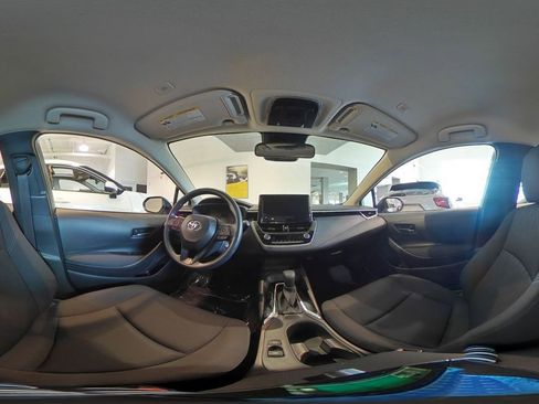 Used 2025 Toyota Corolla LE image 42