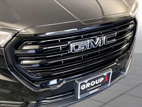 Used 2024 GMC Terrain SLT w/ Elevation Edition FWD image 28