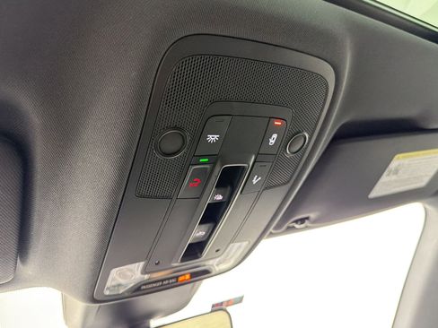 Certified 2025 Audi Q3 2.0T Premium image 28