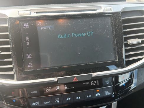Used 2017 Honda Accord EX-L image 11