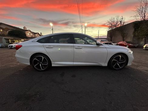 Used 2019 Honda Accord Sport image 4