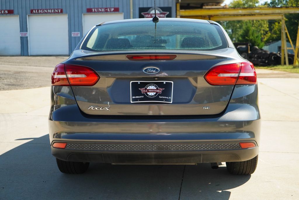 Used 2018 Ford Focus SE FWD image 19
