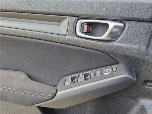 Used 2025 Honda Civic Sport image 10