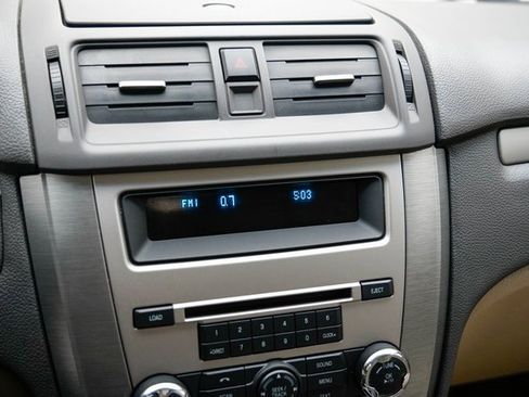 Used 2010 Ford Fusion SE image 27