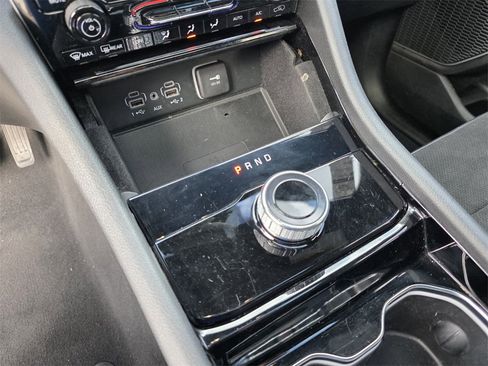 Used 2022 Jeep Grand Cherokee Altitude image 24