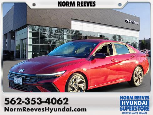 Certified 2025 Hyundai Elantra SEL image 1