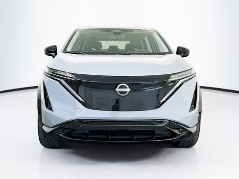 Used 2024 Nissan Ariya AWD image 2