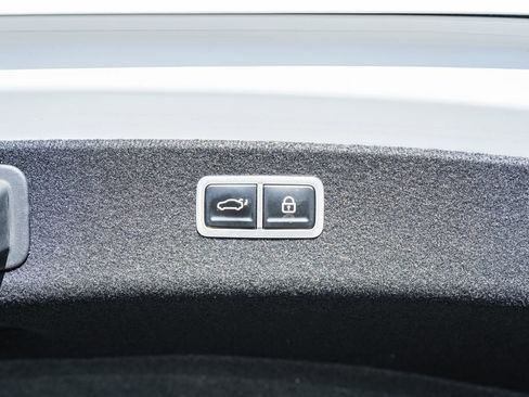 Used 2024 Genesis G80 image 9