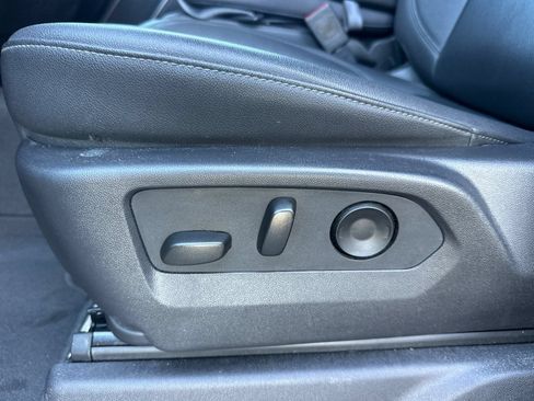 Used 2025 GMC Sierra 1500 SLT RWD image 13
