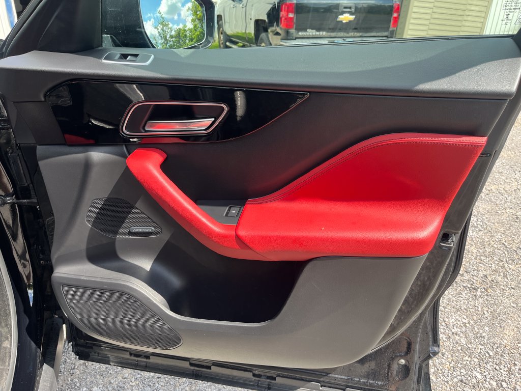 Used 2018 Jaguar F-PACE S AWD/4WD image 33