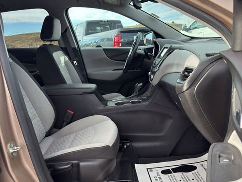 Used 2019 Chevrolet Equinox LT image 19