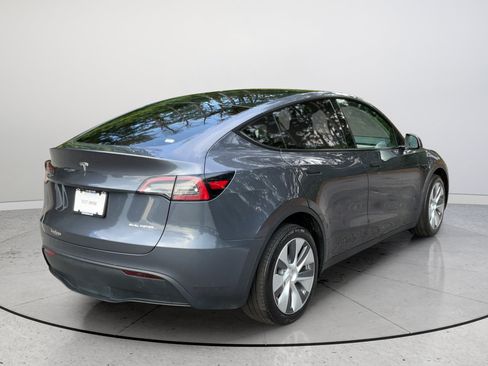 Used 2023 Tesla Model Y AWD image 6