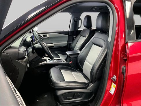 Used 2023 Ford Explorer XLT w/ Equipment Group 202A image 24