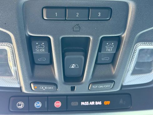Used 2023 Chevrolet Silverado 1500 High Country w/ High Country Premium Package AWD/4WD image 40