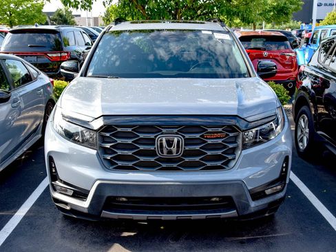 Used 2022 Honda Passport TrailSport image 3